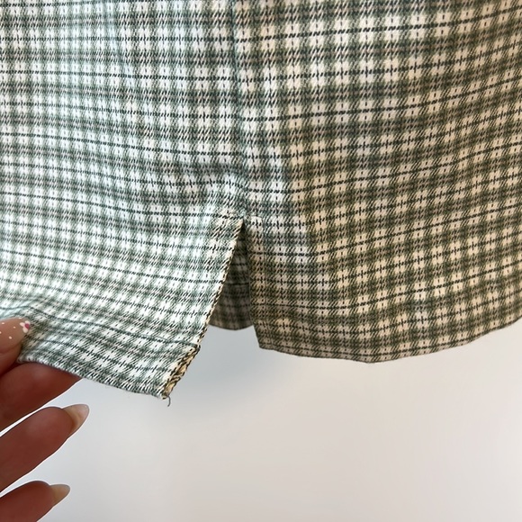 Brandy Melville Green Plaid Mini Skirt - Picture 4 of 5